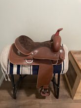 Load image into Gallery viewer, 15.5” Wintec Synthetic Western Saddle