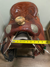 Load image into Gallery viewer, 15” Royal King Western Saddle