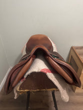 Load image into Gallery viewer, 17” Custom Jump Saddle