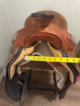 Load image into Gallery viewer, 15.5” Broken Horn Western Saddle