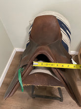 Load image into Gallery viewer, 16.5” Collegiate AP English Saddle