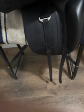 Load image into Gallery viewer, 17.5” W Trilogy Dressage Saddle