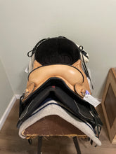 Load image into Gallery viewer, 14” Sensation Treeless Saddle With Girth And Pad