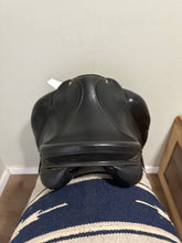 Load image into Gallery viewer, 17” Prestige 2000 Dressage Saddle