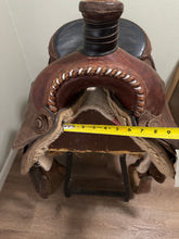 Load image into Gallery viewer, 16” Western Roping Saddle
