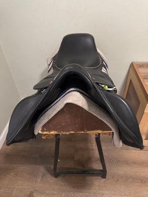 18” Fluffs Custom Event Saddle