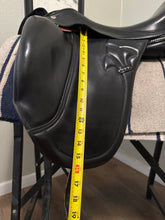 Load image into Gallery viewer, 17.5” Mac Rider Monoflap Dressage Saddle