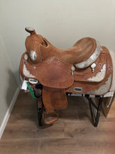 Load image into Gallery viewer, 16.5” Broken Horn Western Saddle