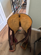 Load image into Gallery viewer, 17” Wades Diamond K Western Saddle