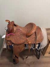 Load image into Gallery viewer, 15” Hereford TexTan Western Saddle