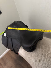 Load image into Gallery viewer, 18” XW Frank Baines Monoflap Dressage Saddle