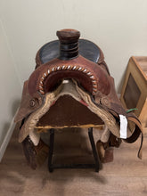 Load image into Gallery viewer, 16” Western Roping Saddle