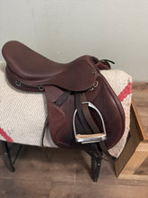 Load image into Gallery viewer, 16.5” Ovation Adjustable AP Saddle