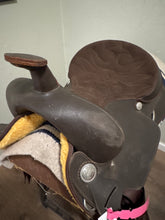 Load image into Gallery viewer, 15” Wintec Synthetic Western Saddle