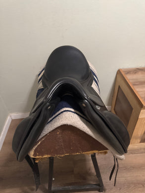 17.5” CWD Monoflap Dressage Saddle