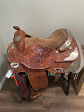 Load image into Gallery viewer, 17” Showman Western Saddle