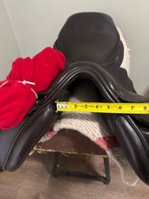 Load image into Gallery viewer, 17” Albion English Jump Saddle
