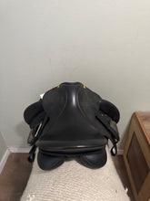 Load image into Gallery viewer, 17” Revere Dressage Saddle
