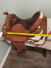 Load image into Gallery viewer, 16” Crates Trophy Saddle