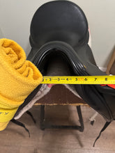 Load image into Gallery viewer, 17” Riveria Domina Dressage Saddle