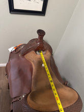 Load image into Gallery viewer, 17” McDaniels Roping  Saddle