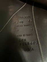 Load image into Gallery viewer, 17” Devoucoux Chiberta 02 Monoflap English Saddle