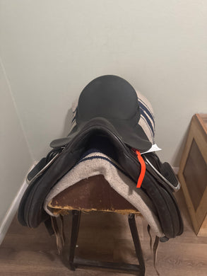 17” Stubben Tristen Dressage Saddle