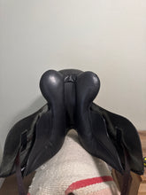 Load image into Gallery viewer, 17.5” JRD Custom Dressage Saddle
