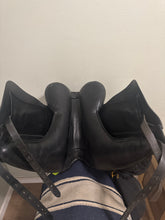 Load image into Gallery viewer, 18” Sattlerei Monoflap Dressage Saddle