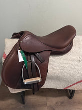Load image into Gallery viewer, 16.5” Ovation Adjustable AP Saddle