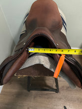 Load image into Gallery viewer, 17” Barnsby Jump Saddle