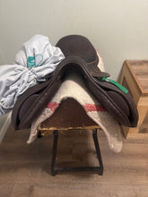 Load image into Gallery viewer, 16.5 Loxley Bliss English Saddle
