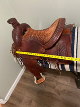 Load image into Gallery viewer, 16” D Bar M Roping Saddle