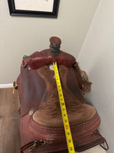 Load image into Gallery viewer, 16" Double J Roping Saddle