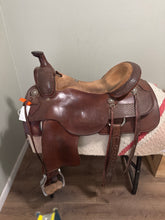 Load image into Gallery viewer, 17” McDaniels Roping  Saddle