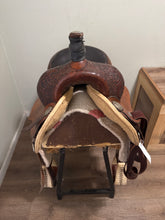 Load image into Gallery viewer, 16” Circle Y Barrel Saddle