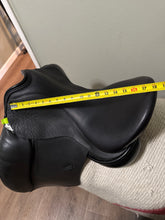 Load image into Gallery viewer, 18” Sattlerei Dresch Dressage Saddle