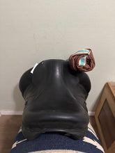Load image into Gallery viewer, 18” Voltaire 2014 Monoflap Dressage Saddle