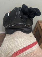 Load image into Gallery viewer, 17” Ideal Tonishia Dressage Saddle