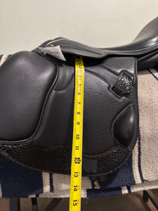 18” Fluffs Custom Event Saddle