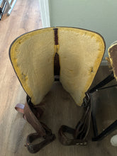 Load image into Gallery viewer, 15.5” Circle Y Equitation Saddle