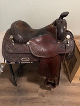 Load image into Gallery viewer, 16” Circle Y Western Saddle