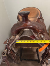 Load image into Gallery viewer, 17” McDaniels Roping  Saddle