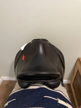 Load image into Gallery viewer, 17” Frank Baines Dressage Saddle