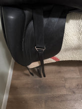 Load image into Gallery viewer, 18” Sattlerei Dresch Dressage Saddle