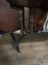 Load image into Gallery viewer, 17.5” Devoucoux Biarritz 2A Jump Saddle