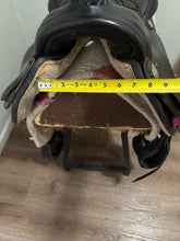 Load image into Gallery viewer, 15” Round Skirt Western Saddle