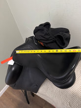 Load image into Gallery viewer, 17” Custom Advantage Monoflap Dressage Saddle