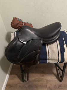 17.5” Voltaire Lexington Monoflap Jump Saddle