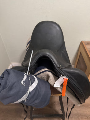 17” Antares Cadence Monoflap 2005 Dressage Saddle